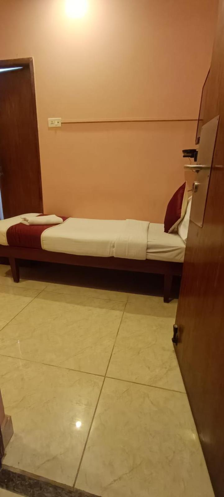 Naksha Tree Hotels Kishore Inn - Koyambedu Τσενάι Εξωτερικό φωτογραφία